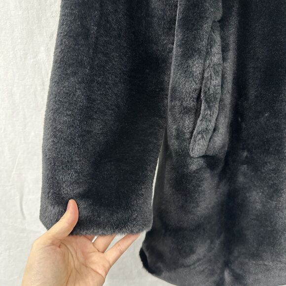 Coffee Shop Black Faux Fur Coat Womens Size M Cozy Pockets Classic Fancy - Picture 7 of 14